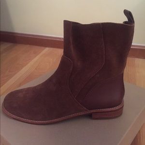 Brand NEW! ED- Zayden boots Mid calf size 9